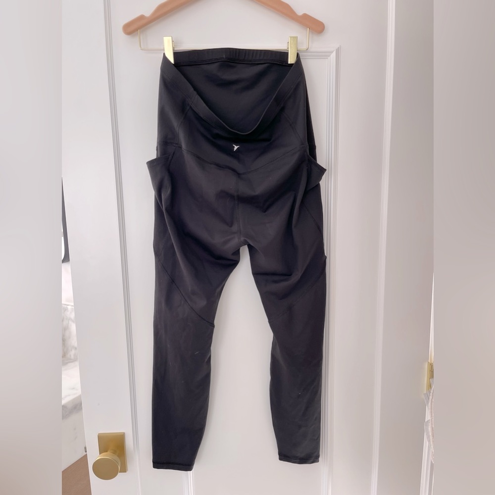 Old Navy Maternity Full Panel PowerSoft Crop Leggings - Size M